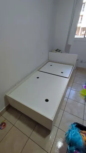 Cama reclinável de madeira branca (sem colchão)