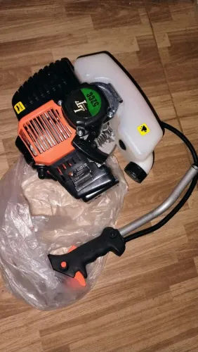 Roçadeira Profissional 52cc - Potente e resistente