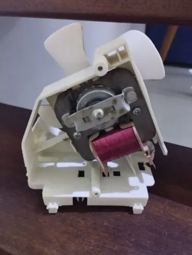 Motor ventilador com ventoinha para micro ondas Philco pm 021t, 127v. Perfeito estado.