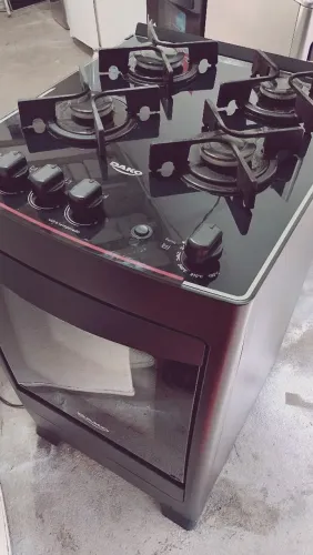 Fogão supreme DAKO funcionando perfeitamente adaptado pra gás dê apartamento 
