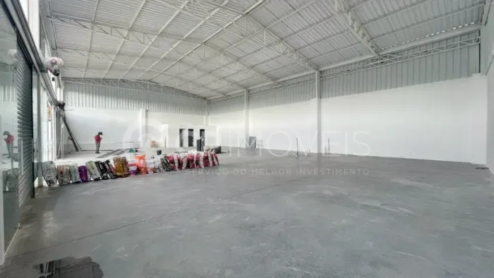 Loja com 360m² no bairro Morro Santana