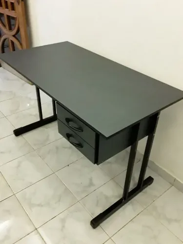 Mesa escritório 2 gavetas preço só quarta-feira