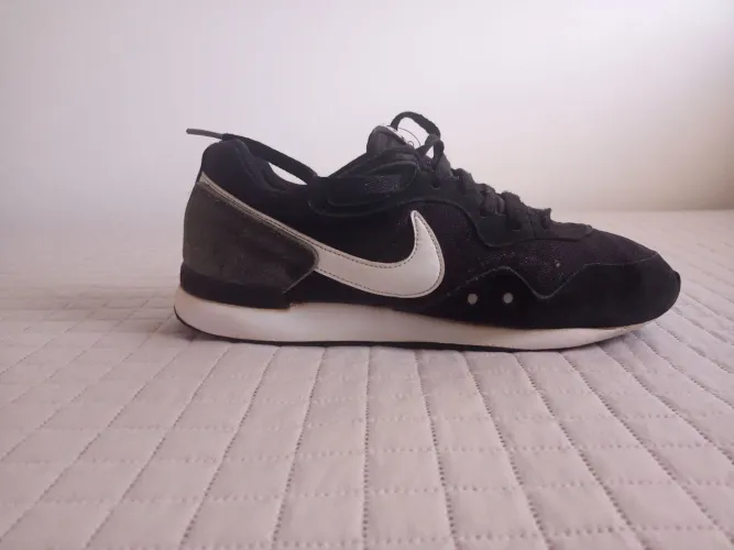 Tenis Nike venture runner