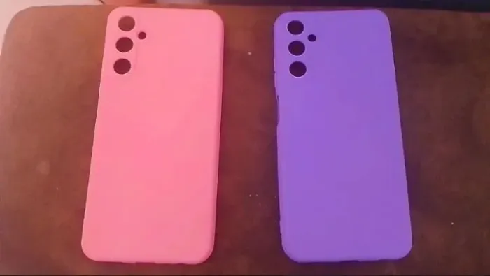 Capinhas de celular lilás e rosa, Samsung 05s