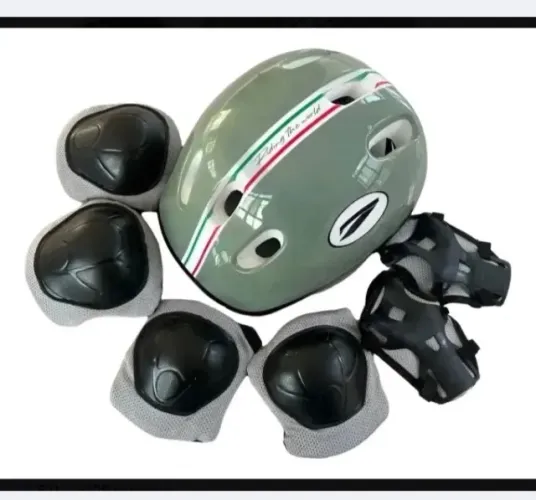 Kit Infantil: Capacete, Joelheira, Cotoveleira e Munhequeira Vermelho/amarelo