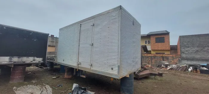 Baú 3/4 pra 8 paletes 5mts 2,30 altura livre 2.20 largura interna