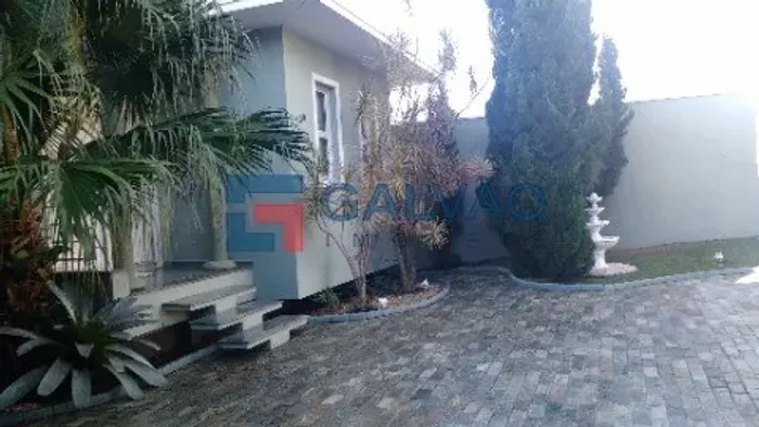 Casa à venda em condomínio fechado no Bairro Jundiaí-Mirim em Jundiaí - SP