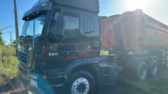 Vendo conjunto Iveco Stralis 380 + Carreta Rossetti