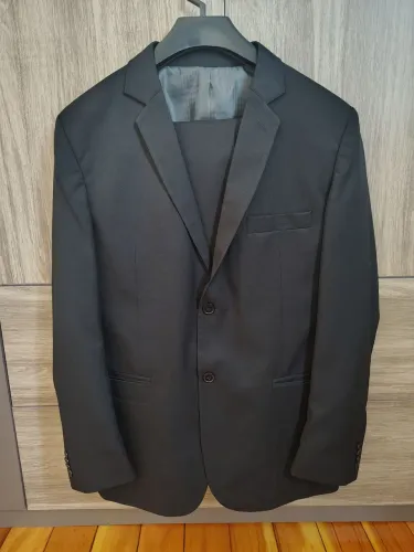 Terno preto, excelente estado