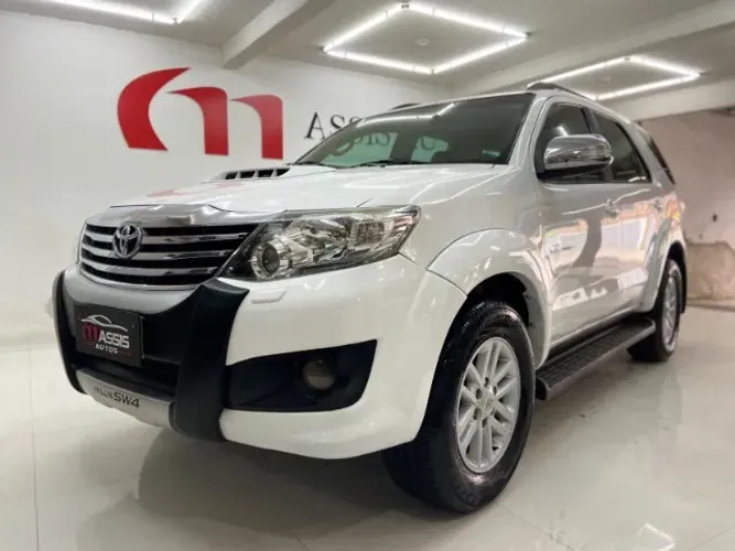 Toyota Hilux SW4 SRV D4-d 4X4 3.0 TDI Dies. AUT 2014
