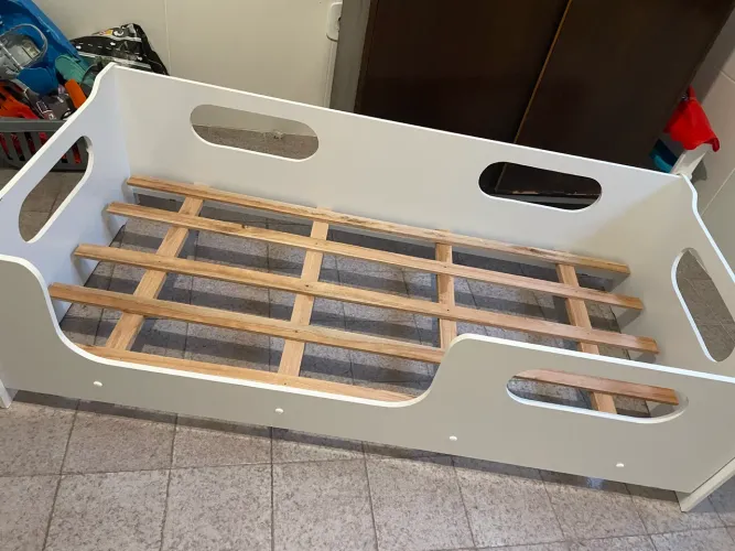 Cama infantil montessoriana