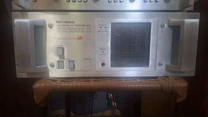 Amplificador Cygnus PA 1800X