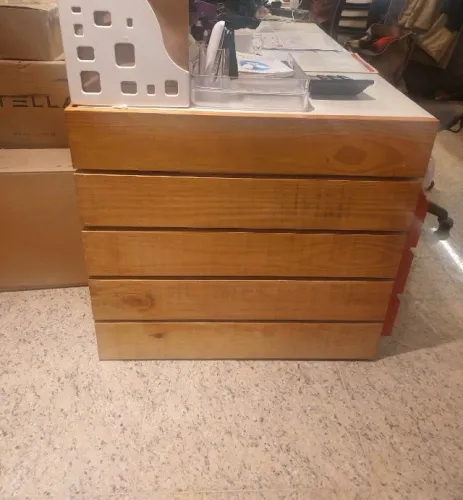 MESAS DE ESCRITÓRIO- 02 MODELOS E CORES- R$ 200,00 cada uma