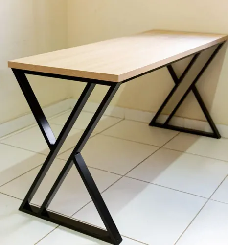 MESA DE JANTAR/COZINHA EM AÇO E MADEIRA
