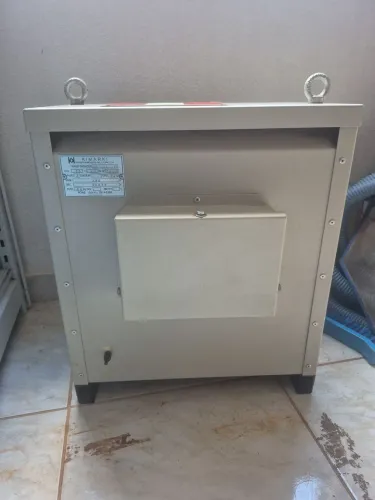 Transformador Trifásico Kimarki 35 kVA - 380V para 220V + Neutro - Seminovo