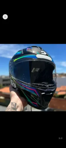 Vende-se capacete Race Tech hit