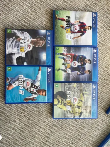 COLEÇÃO FIFAS PS4