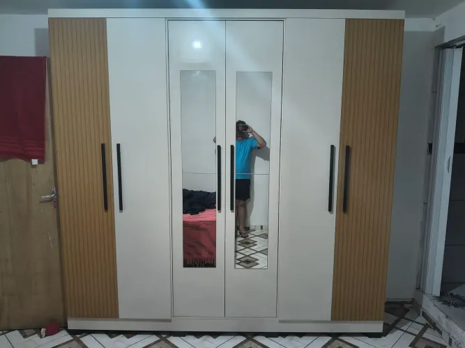 Guarda roupa 6 portas 