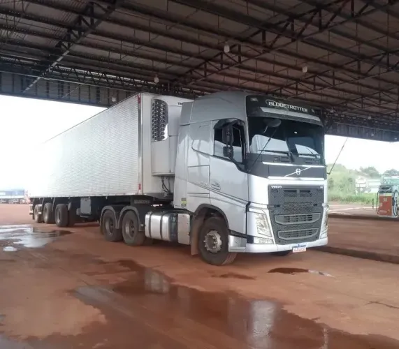 Sou motorista de carreta caminhão carro faço qualquer tipo de frete para todo Brasil.