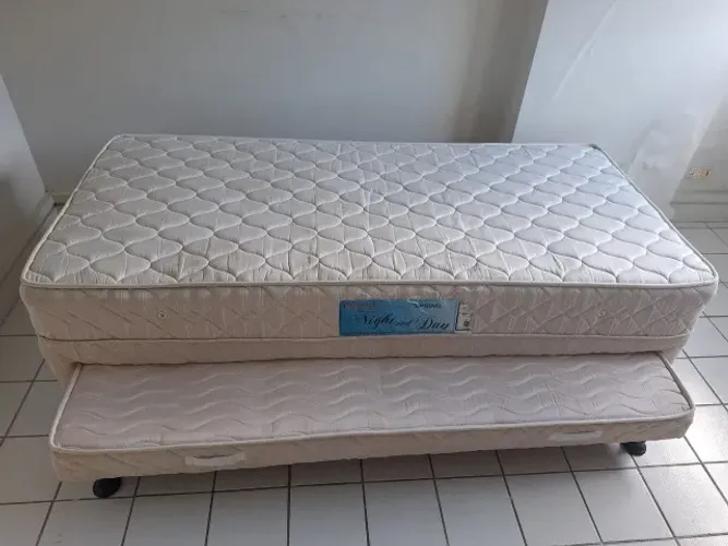 Vendo Cama Solteiro