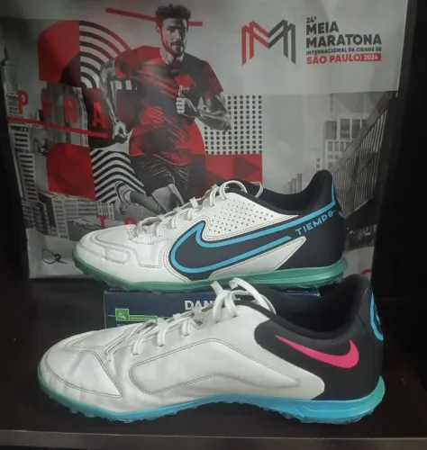Chuteira Nike Tiempo Legend 9 Club Society - N°41