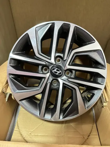 Roda scorro,  hb20 2022 aro 15? 