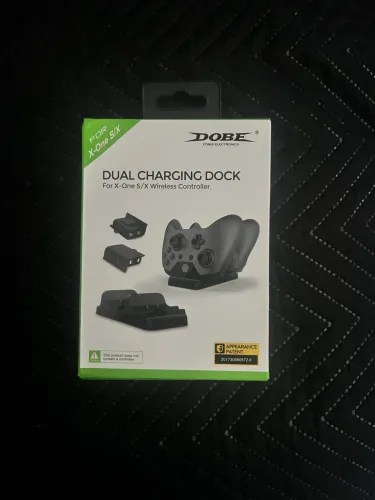 Base Carregadora Dupla Dobe para Controle Xbox One S/X - Com Baterias Recarregáveis