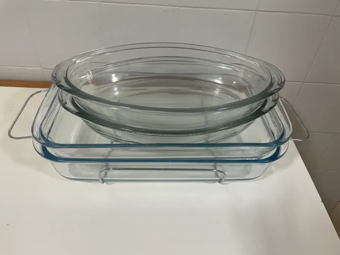 Conjunto com 4 refratários de vidro e suporte metálico