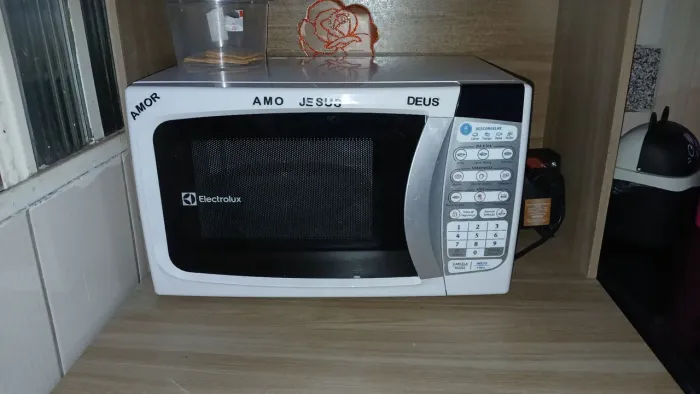 Microondas 20 litros 220w