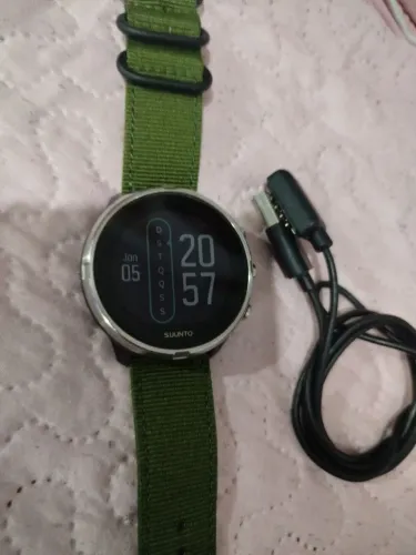 Relógio suunto 9 Black com o carregador 