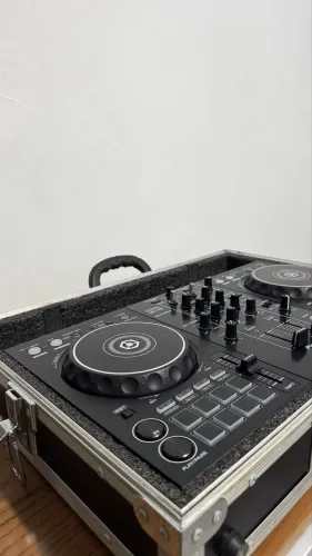Pioneer DDJ-400 + Case com Suporte para Notebook