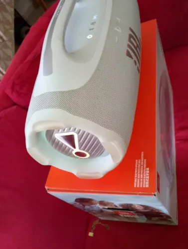 Vendo JBL boombox4 nova na caixa com nota fiscal ok