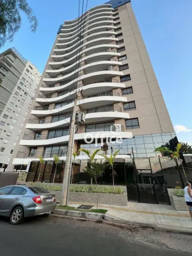 Apartamento com 3 dormitórios para alugar, 129 m² por R$ 5.350,00/mês - Jundiaí - Anápolis