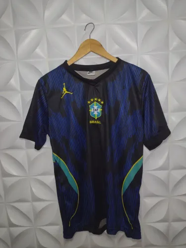 Blusa do Brasil nova 2026 ( tamanho G )