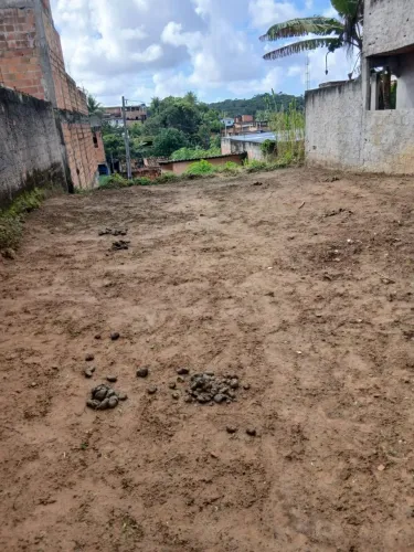 Vende-se um terreno 