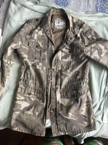 jaqueta camuflada