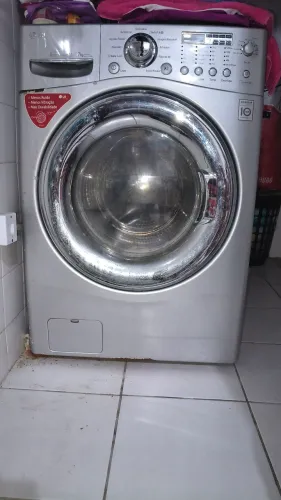 Máquina LG inox lava e seca 11 kgs liga ,desliga, mas não acende o painel 