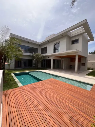 SOBRADO COM 4 SUITES E PISCINA DE ALTO PADRÃO NO CONDOMINIO VILLA DOS PINHEIROS EM INDAIAT