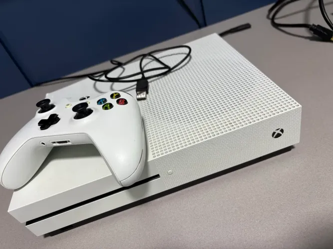 ? XBOX ONE - SUPER CONSERVADO - PRONTO PRA JOGAR! ?