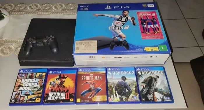 Console Playstation 4 1TB + 5 jogos