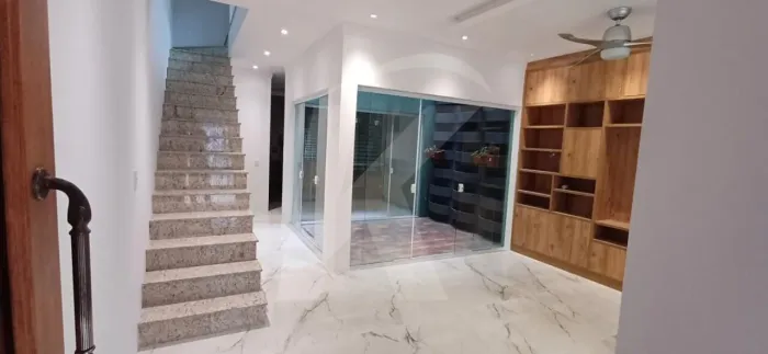 Casa Ampla para Locação, 245 m², 3 Dormitórios, Suíte, Área de Lazer
