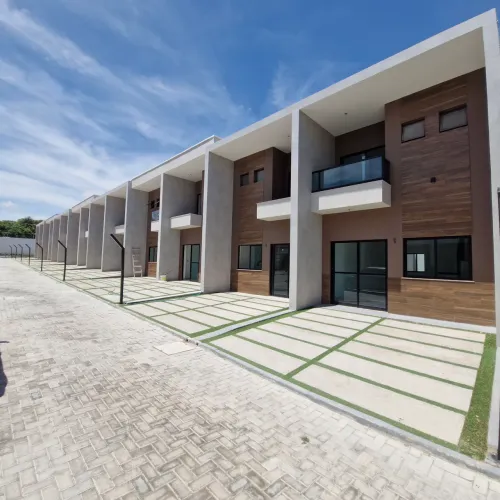 Duplex novos de alto padrão, próximo ao Detran da Maraponga. Acabamento perfeito!