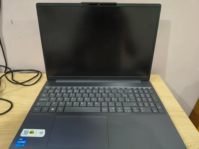 Notebook Lenovo i5-13420H