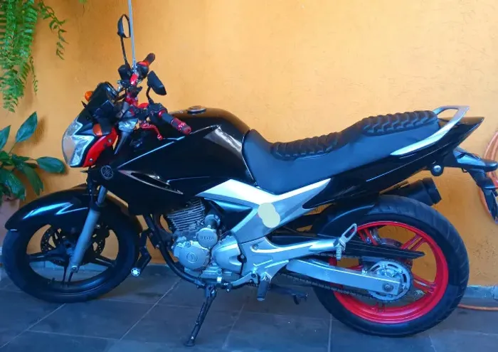 Fazer250 ano2011