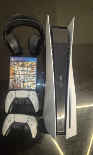 Ps5 com leitor de mídia ACOMPANHA 2 CONTROLES ORIGINAIS 1 JOGO GTA 5 ACOMPANHA CABOS ORI