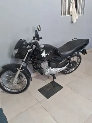Vendo moto titan cg 150 R$ 9.000,00