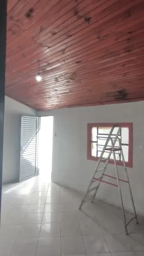 Térrea para aluguel possui 70 metros quadrados com 3 quartos em Vila Santa Helena - Goiâni