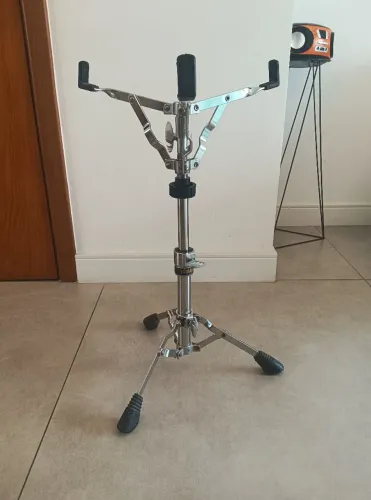 ## VENDIDA ## Estante de caixa para bateria Yamaha Stage Custom