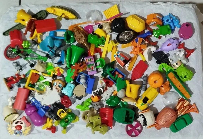 Lote Kinder ovo miniaturas 