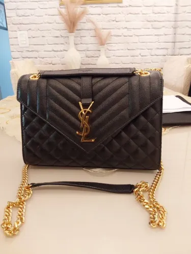 Bolsa Original Saint Laurent modelo Couro Grain de Poudre. Couro autêntico de bezerro.